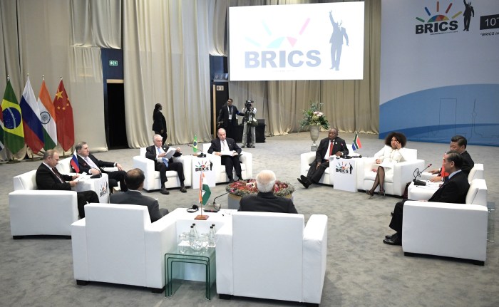 Kelompok BRICS: kemitraan strategis