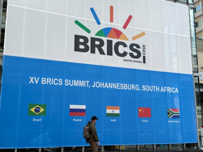 Apa Untungnya Indonesia Gabung BRICS?