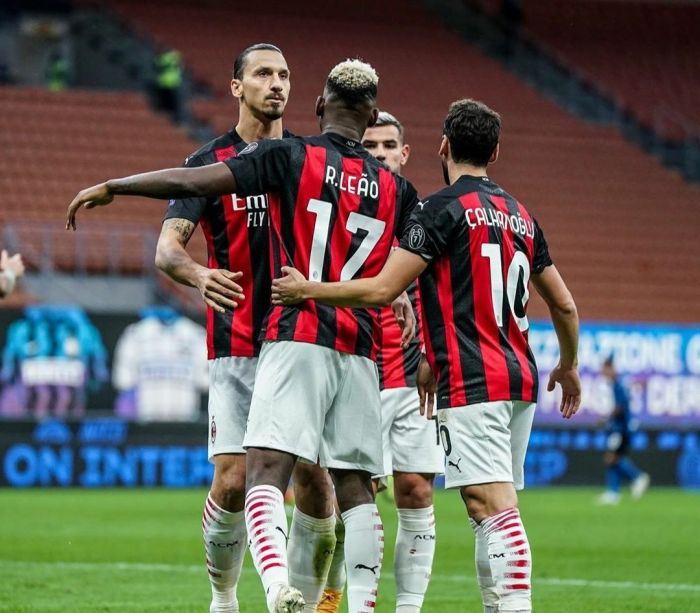 AC Milan siap mengeluarkan biaya besar untuk dua striker kelas dunia